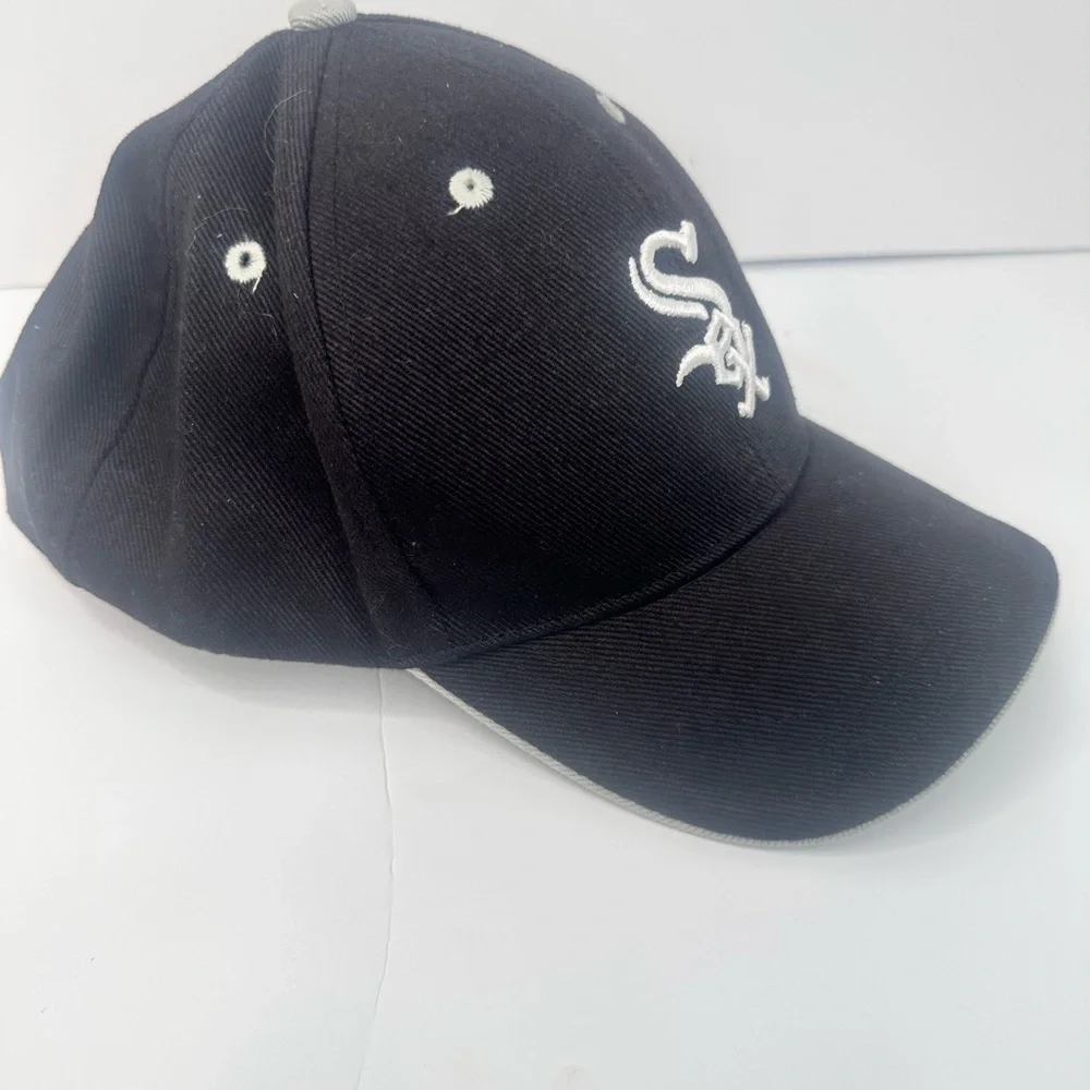 White Sox Black Baseball Cap with White Logo (kids)‎